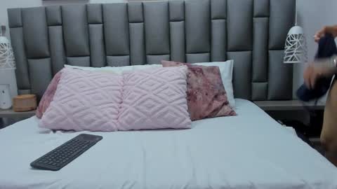 Zoe Krug online show from 02-24-26, 12:14