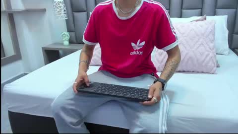 Zoe Krug online show from 03-24-26, 12:21