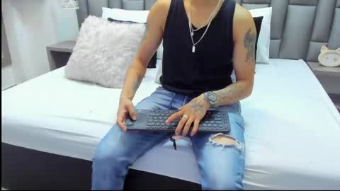 Zoe Krug online show from 04-26-26, 12:47