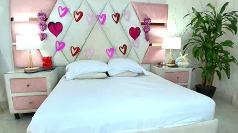 Snapshot of zoelucas chatting on 09-22-25, 07:05 zoelucas online show from 09-22-25, 07:05