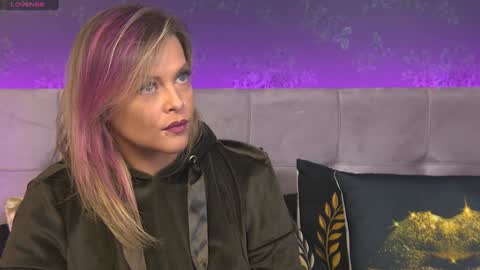 ZoeMesmerize online show from 01-07-25, 09:50