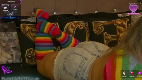 ZoeMesmerize online show from 04-15-26, 05:36