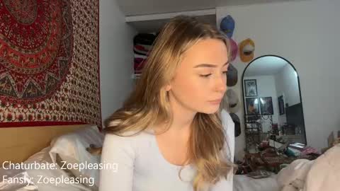 Snapshot of zoepleasing chatting on 10-07-25, 12:19 zoepleasing online show from 10-07-25, 12:19