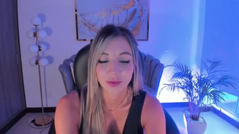 Zoe Presley  online show from 02-01-25, 10:13