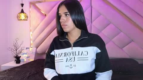 Zoe online show from 04-24-26, 01:24