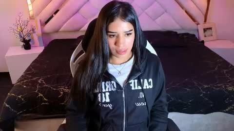 Zoe online show from 04-28-26, 12:43