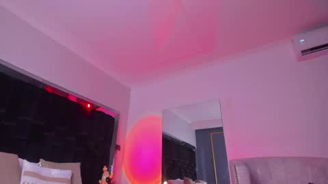 Snapshot of zoevidal_ chatting on 02-13-25, 05:54 zoevidal_ online show from 02-13-25, 05:54