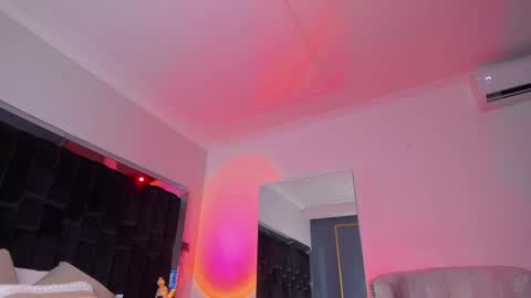 Snapshot of zoevidal_ chatting on 02-20-25, 02:57 zoevidal_ online show from 02-20-25, 02:57