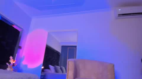 Snapshot of zoevidal_ chatting on 02-27-25, 12:02 zoevidal_ online show from 02-27-25, 12:02