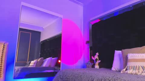 Snapshot of zoevidal_ chatting on 03-05-25, 12:00 zoevidal_ online show from 03-05-25, 12:00