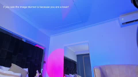 Snapshot of zoevidal_ chatting on 03-06-25, 05:54 zoevidal_ online show from 03-06-25, 05:54