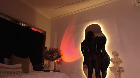 Snapshot of zoevidal_ chatting on 10-26-25, 12:11 zoevidal_ online show from 10-26-25, 12:11