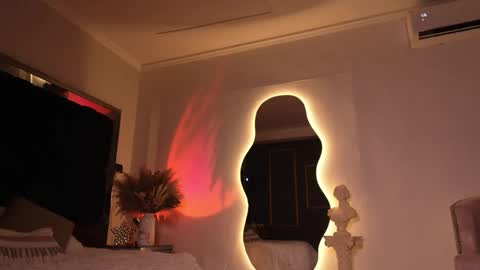 Snapshot of zoevidal_ chatting on 12-05-25, 12:03 zoevidal_ online show from 12-05-25, 12:03