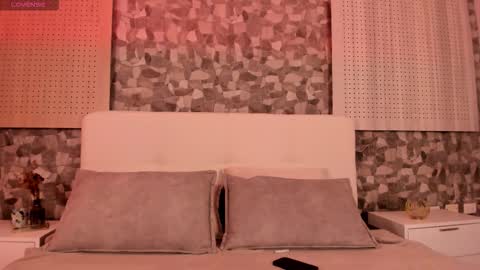  ZOE  online show from 11-30-25, 12:47