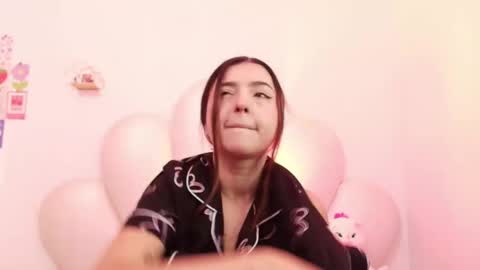 Snapshot of zoewillian chatting on 05-28-26, 12:08 zoewillian online show from 05-28-26, 12:08