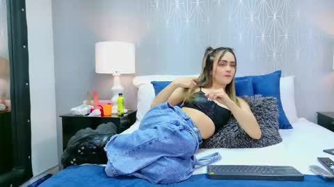 ZoeWilliis online show from 02-06-26, 02:42