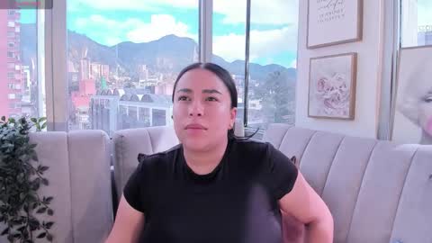 zoey thommpson online show from 10-07-25, 07:55