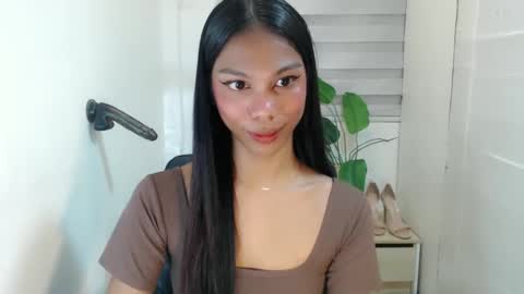 Snapshot of zoeygorgeous19 chatting on 02-04-25, 06:49 zoey online show from 02-04-25, 06:49