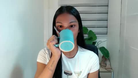 Snapshot of zoeygorgeous19 chatting on 02-14-25, 01:34 zoey online show from 02-14-25, 01:34