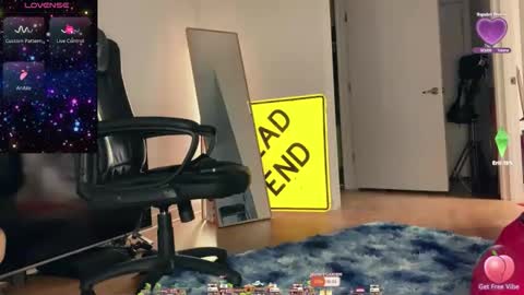 Snapshot of zoeymonroe chatting on 10-15-25, 09:26 zoeymonroe online show from 10-15-25, 09:26