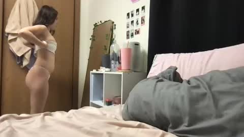 zoeyy online show from 11-14-25, 12:20