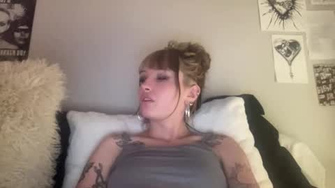 Snapshot of zoeyyb666 chatting on 02-07-26, 07:45 zoeyyb666 online show from 02-07-26, 07:45