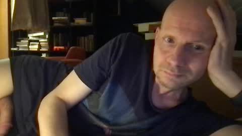 Snapshot of zolexthomas chatting on 09-09-25, 10:31 zolexthomas online show from 09-09-25, 10:31