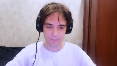 Snapshot of zombde32 chatting on 05-10-26, 06:57 Zombdeeeee online show from 05-10-26, 06:57