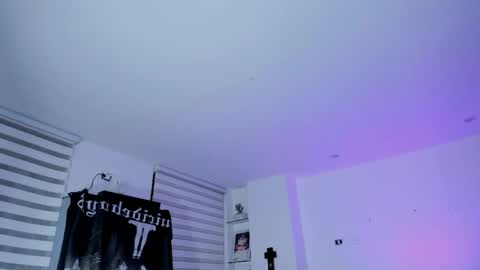 SOPHIE    online show from 04-15-26, 05:25