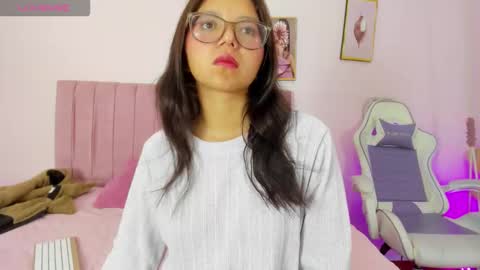 Zoe online show from 03-26-26, 12:00