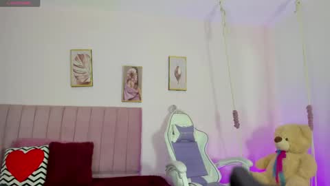 Zoe online show from 04-21-26, 12:00