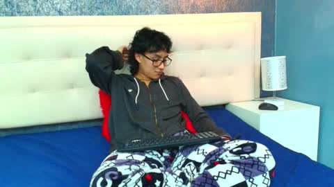     online show from 11-07-25, 12:27