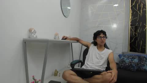     online show from 11-23-25, 07:35