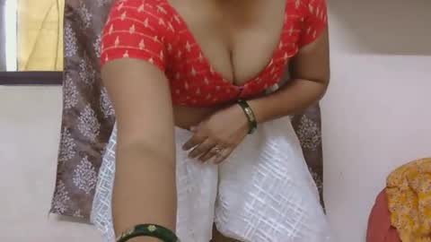 Zoya online show from 06-15-26, 01:46