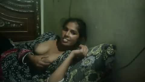 Snapshot of zoyakhan803 chatting on 09-10-25, 11:10 zoyakhan803 online show from 09-10-25, 11:10