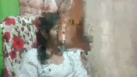 Snapshot of zoyakhan803 chatting on 10-28-25, 08:00 zoyakhan803 online show from 10-28-25, 08:00