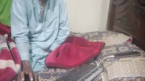 Snapshot of zoyakhan803 chatting on 11-14-25, 11:24 zoyakhan803 online show from 11-14-25, 11:24