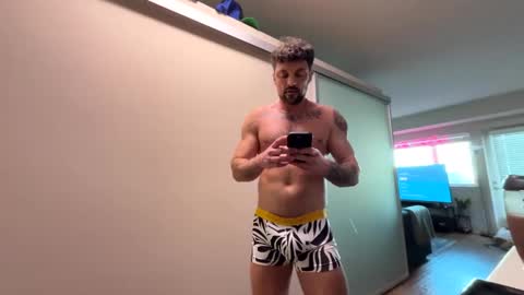 Snapshot of zuko_zen69 chatting on 02-11-25, 12:17 Zuko online show from 02-11-25, 12:17