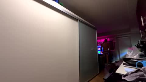 Snapshot of zuko_zen69 chatting on 02-27-25, 01:17 Zuko online show from 02-27-25, 01:17