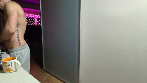 Snapshot of zuko_zen69 chatting on 10-14-25, 01:23 Zuko online show from 10-14-25, 01:23