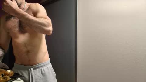 Snapshot of zuko_zen69 chatting on 10-15-25, 01:33 Zuko online show from 10-15-25, 01:33