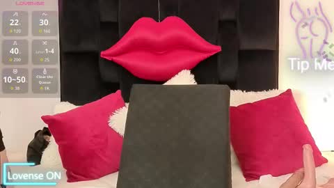 Snapshot of zuly_zahir_01 chatting on 10-20-25, 10:32 zuly goode online show from 10-20-25, 10:32