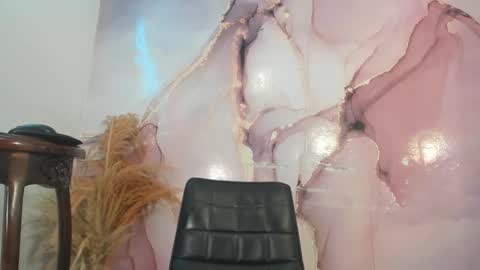 Snapshot of zuri_lux chatting on 12-04-25, 09:34 Zuri Lux online show from 12-04-25, 09:34