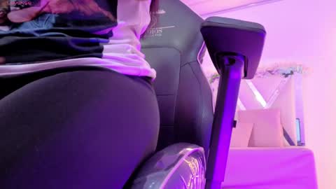 ZURY   online show from 04-25-26, 11:46