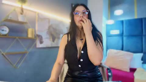 Zuzana21 online show from 06-12-26, 01:10