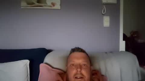 Snapshot of zwartepanda chatting on 03-11-26, 03:18 zwartepanda online show from 03-11-26, 03:18