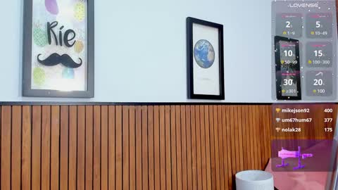 Snapshot of zyle_boobs_ chatting on 01-18-25, 04:26 ZYLE online show from 01-18-25, 04:26