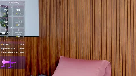 Snapshot of zyle_boobs_ chatting on 01-18-25, 11:22 ZYLE online show from 01-18-25, 11:22