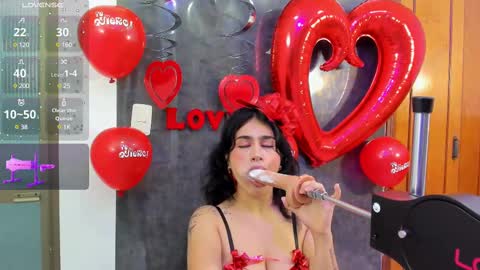 Snapshot of zyle_boobs_ chatting on 02-14-25, 04:47 ZYLE online show from 02-14-25, 04:47