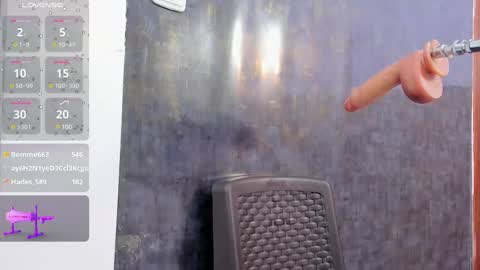 Snapshot of zyle_boobs_ chatting on 02-24-25, 01:13 ZYLE online show from 02-24-25, 01:13